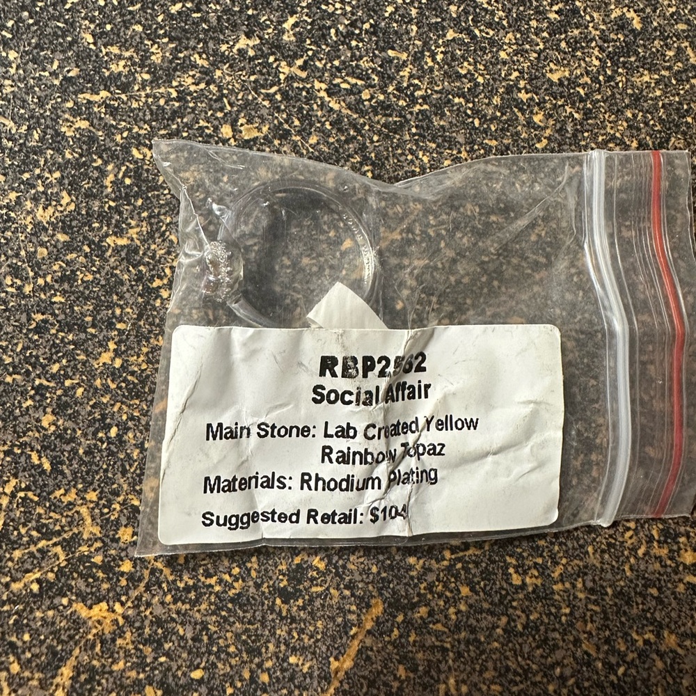 Yellow rainbow topaz